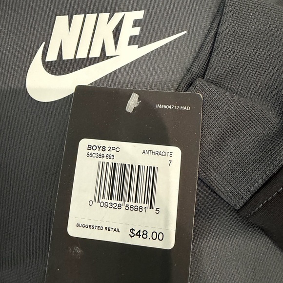 Nike Boys Gray and Black Tracksuit - Picture 4 of 5